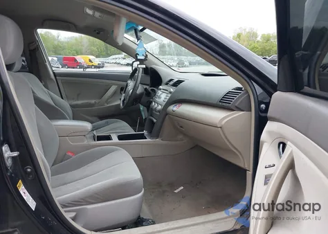 2010 Toyota Camry Le z USA, uszkodzony, nr VIN 4T4BF3EKXAR056638